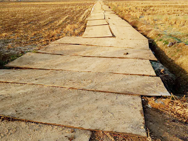 常德市鑫翔建筑設(shè)備租賃有限公司,常德墊路鋼板租賃,墊路鋼板銷(xiāo)售,機(jī)械設(shè)備租賃哪里好